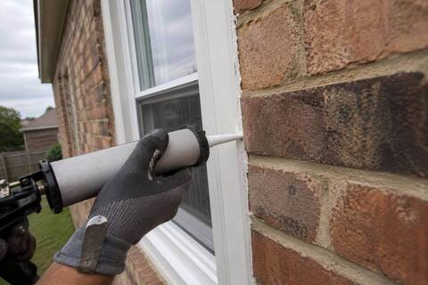 Sealing the exterior edge of a window